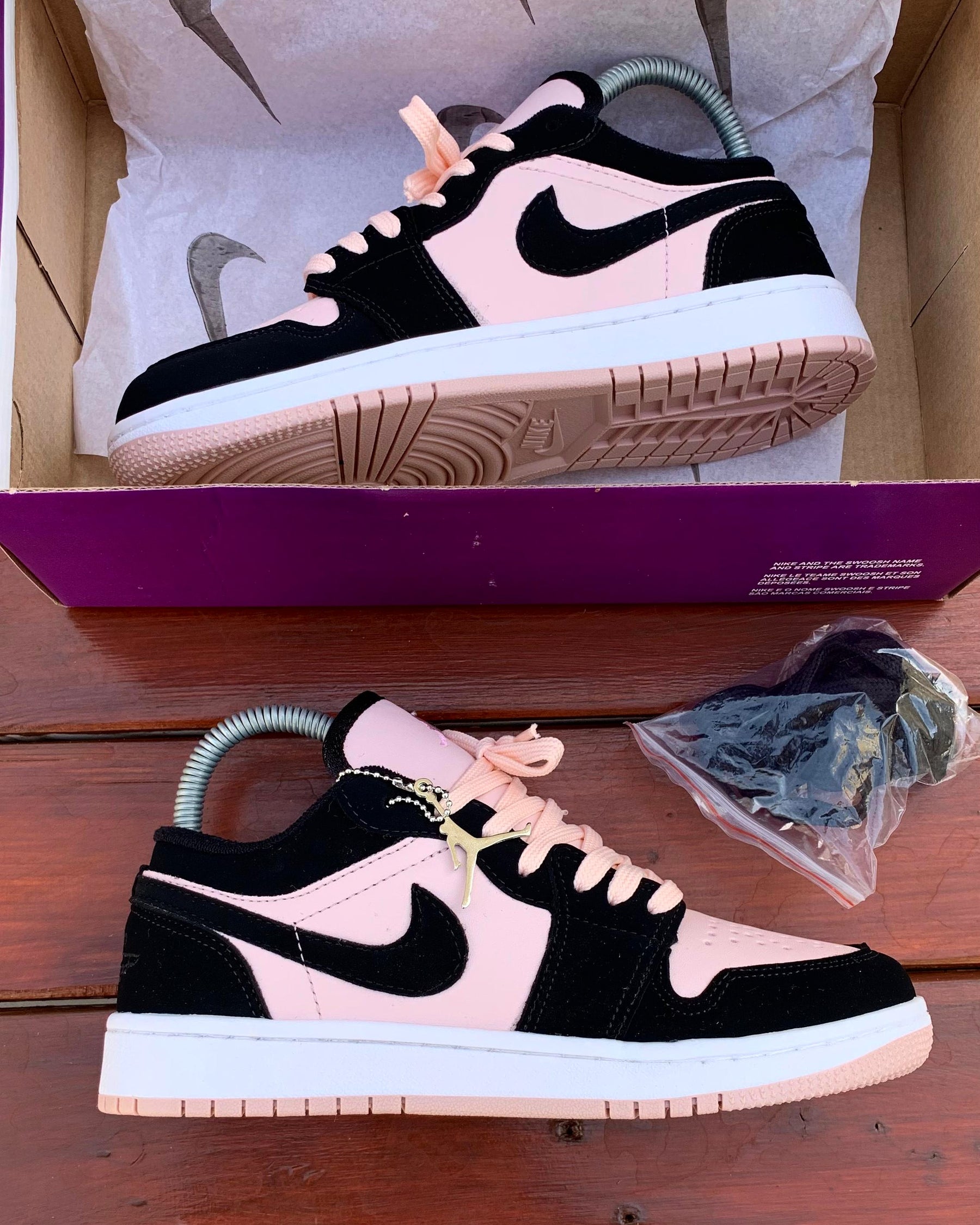 Tênis Air Jordan 1 Low Pink/Black - Réplica