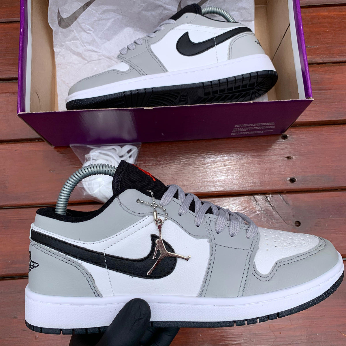 Tênis Nike Air Jordan 1 Low Light Smoke Grey