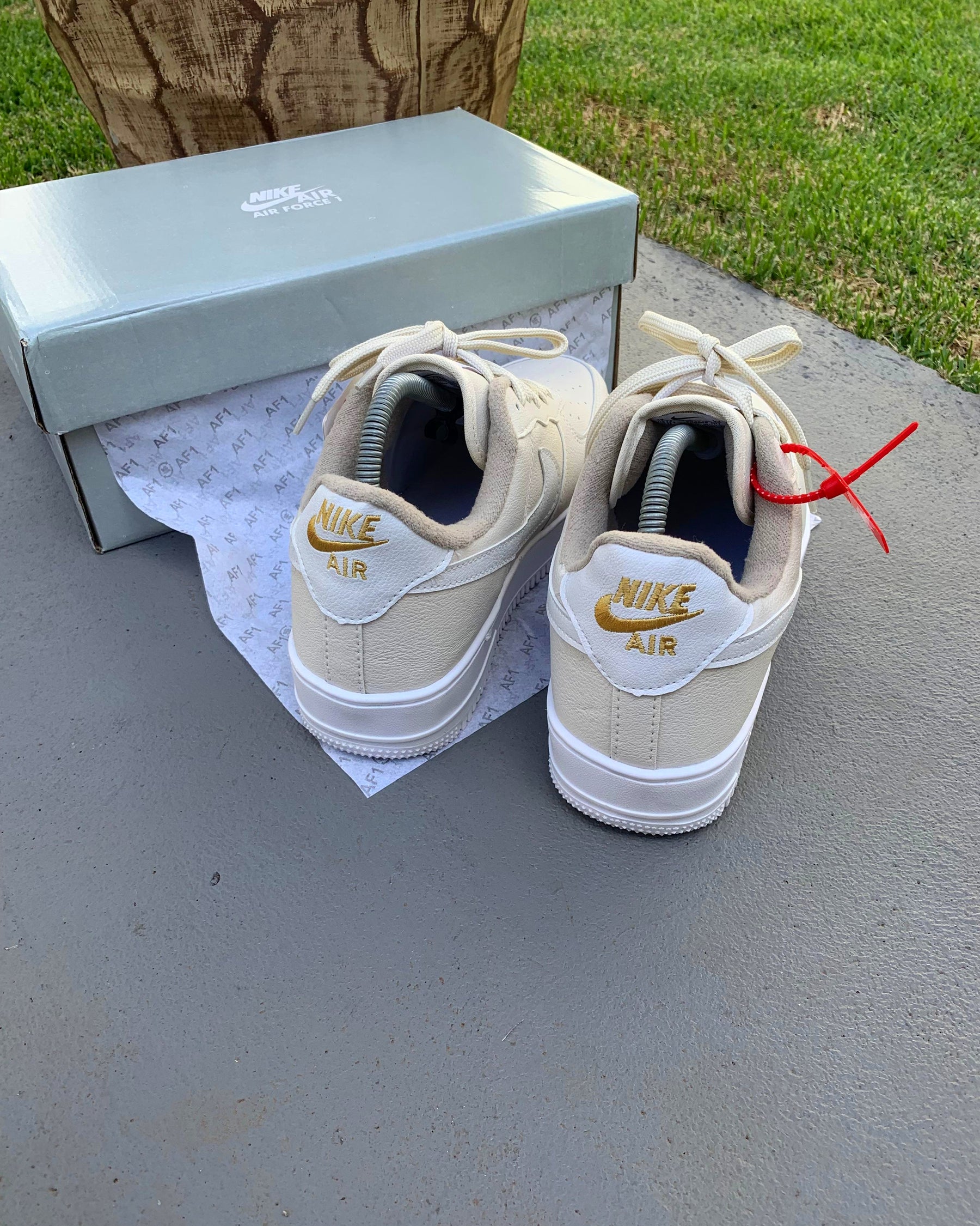 Tênis Nike Air Force Areia