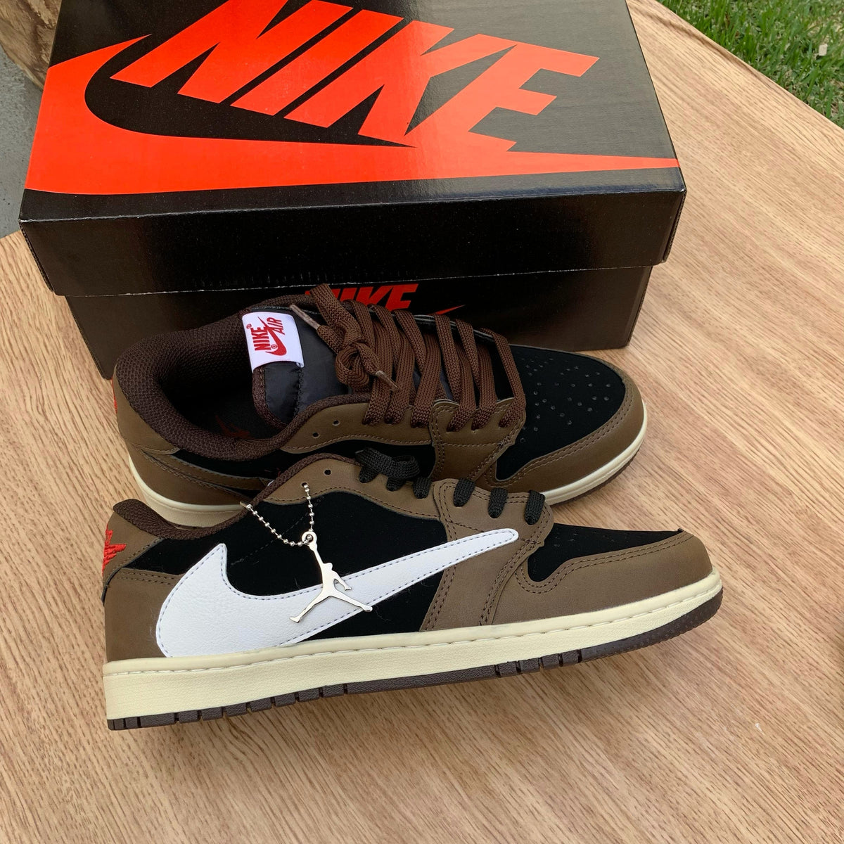 Tênis Air Jordan 1 Retrô Low OG SP Travis Scott Mocha - Réplica