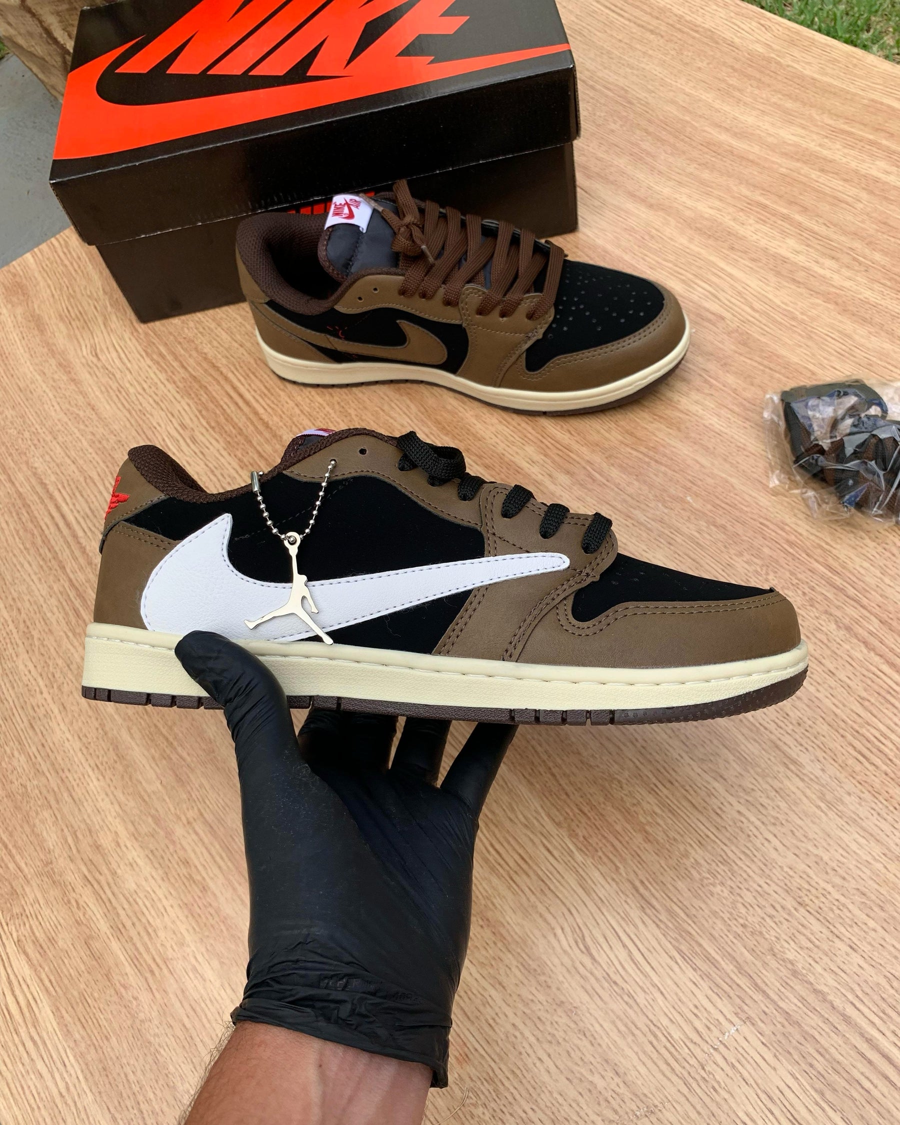 Tênis Air Jordan 1 Retrô Low OG SP Travis Scott Mocha - Réplica