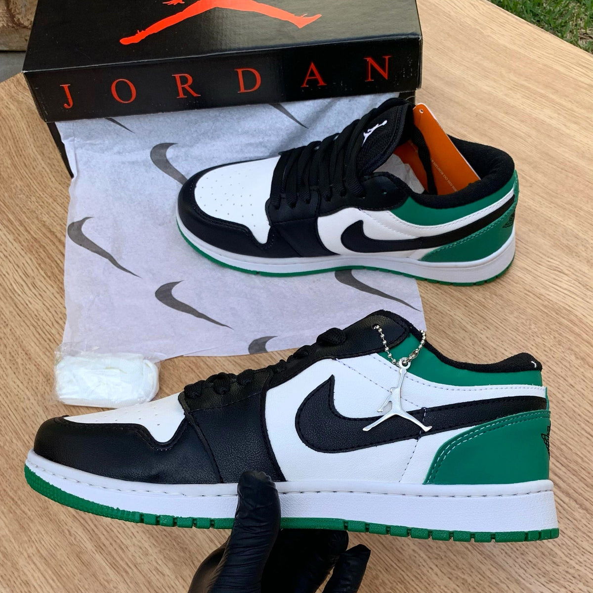 Jordan 1 Low "White Black Mystic Green"