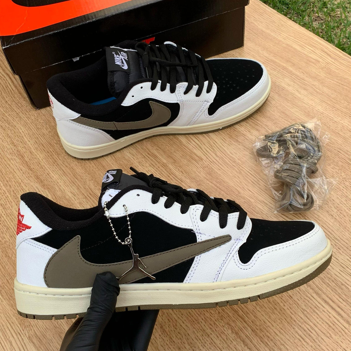Nike Air Jordan 1 Low x Travis Scott 'Olive' - Réplica