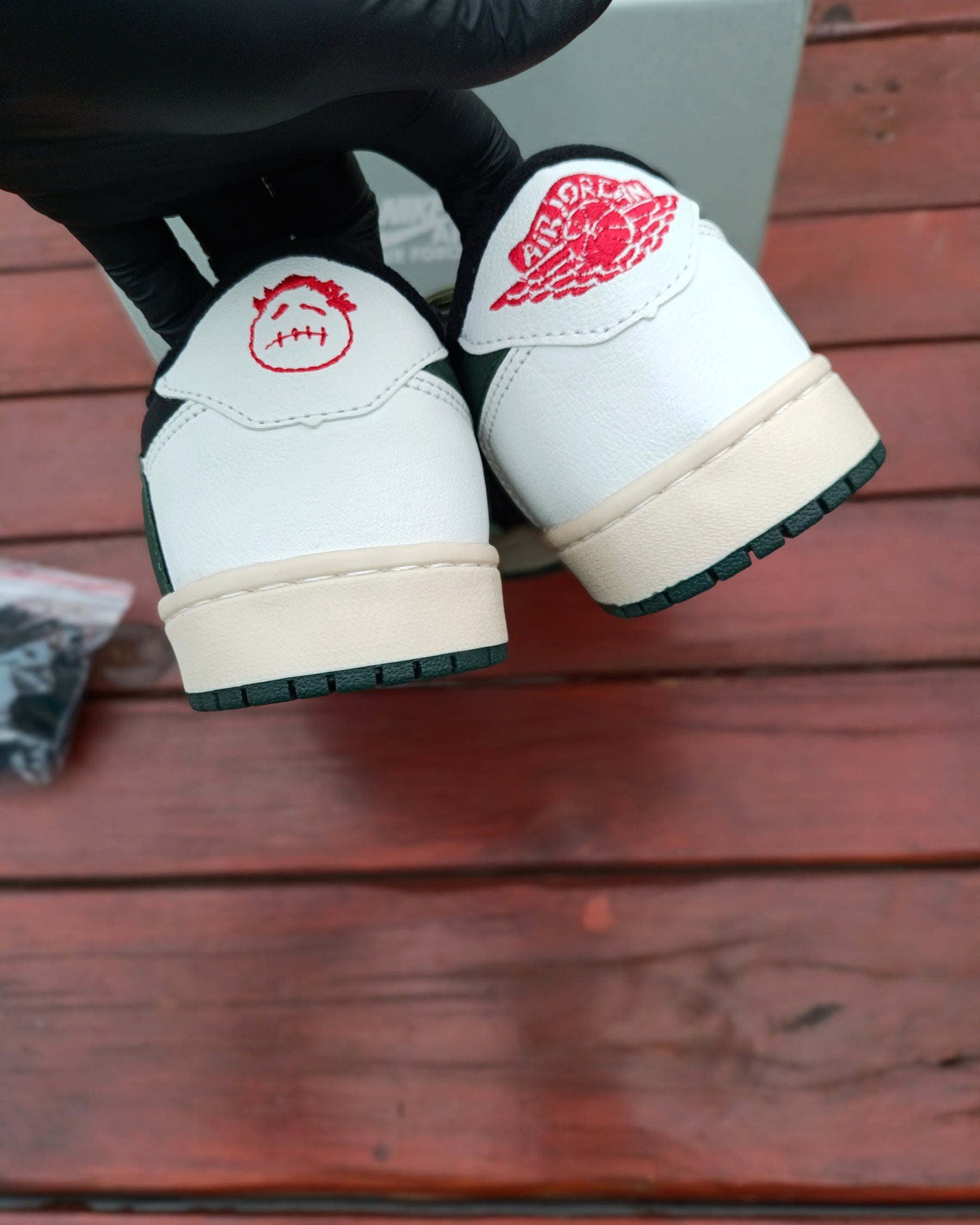 Tênis Air Jordan 1 Retrô Low OG SP Travis Scott Olive - Réplica