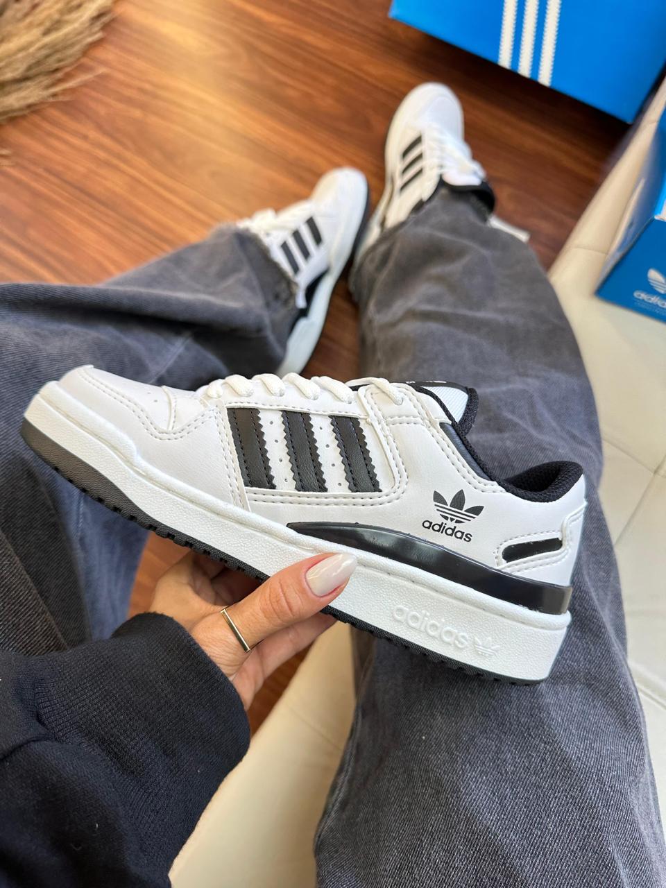 Tênis Adidas Forum Low - Preto e Branco