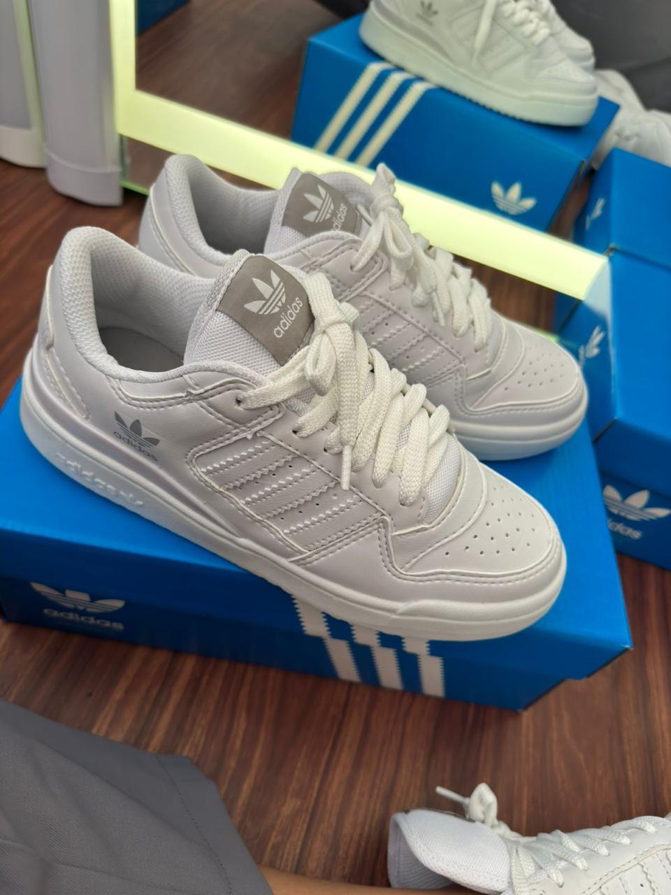 Tênis Adidas Fórum Low - White