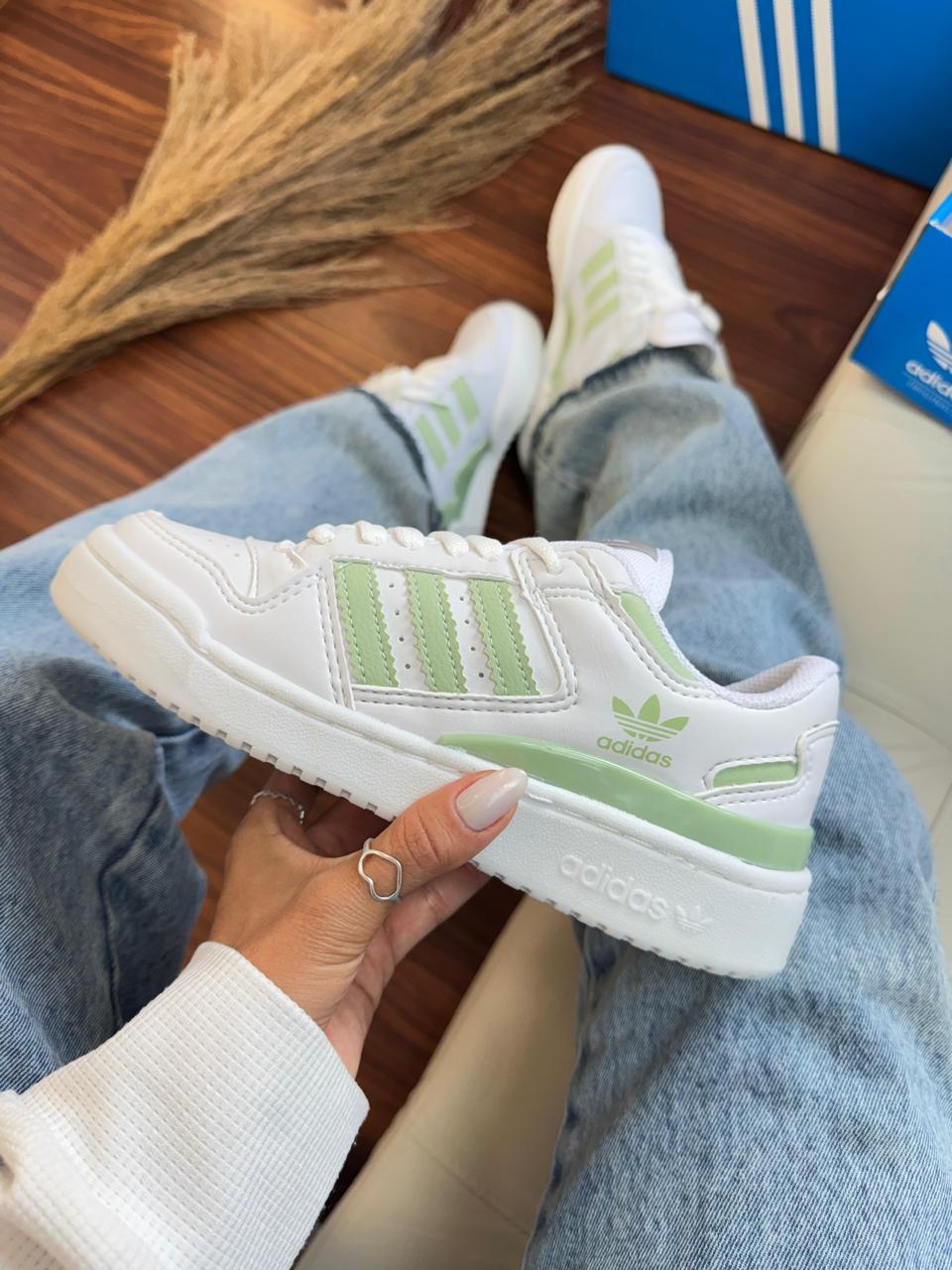 Tênis Adidas Fórum Low - Verde pastel