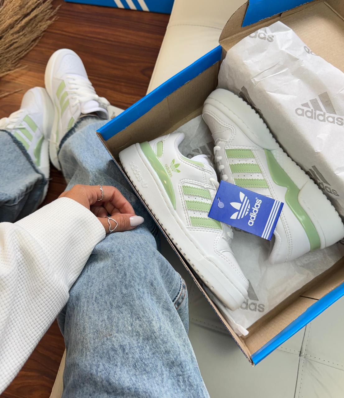 Tênis Adidas Fórum Low - Verde pastel