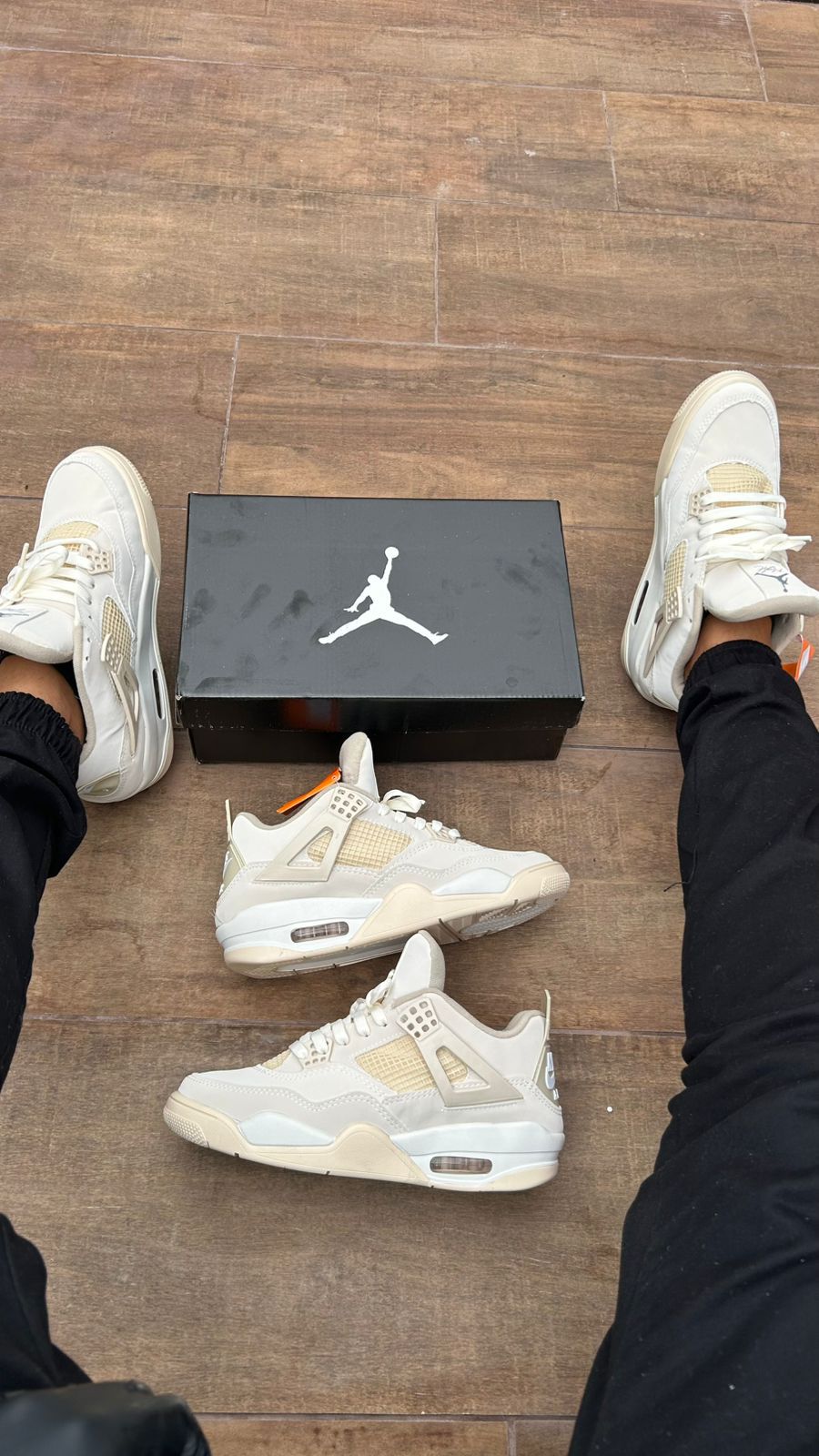 Air Jordan 4 - Off White