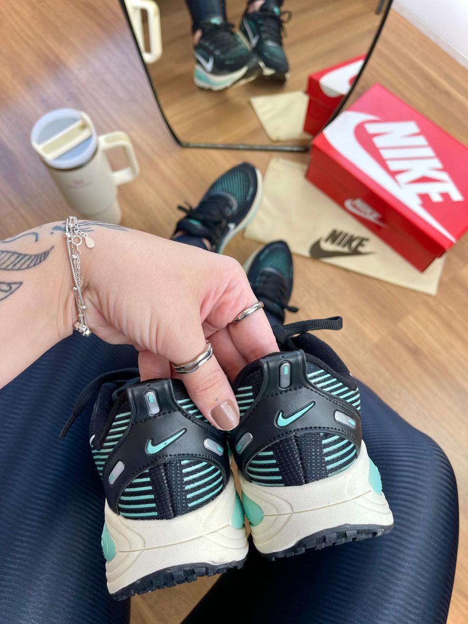 NIKE VOMERO PRETO ACQUA