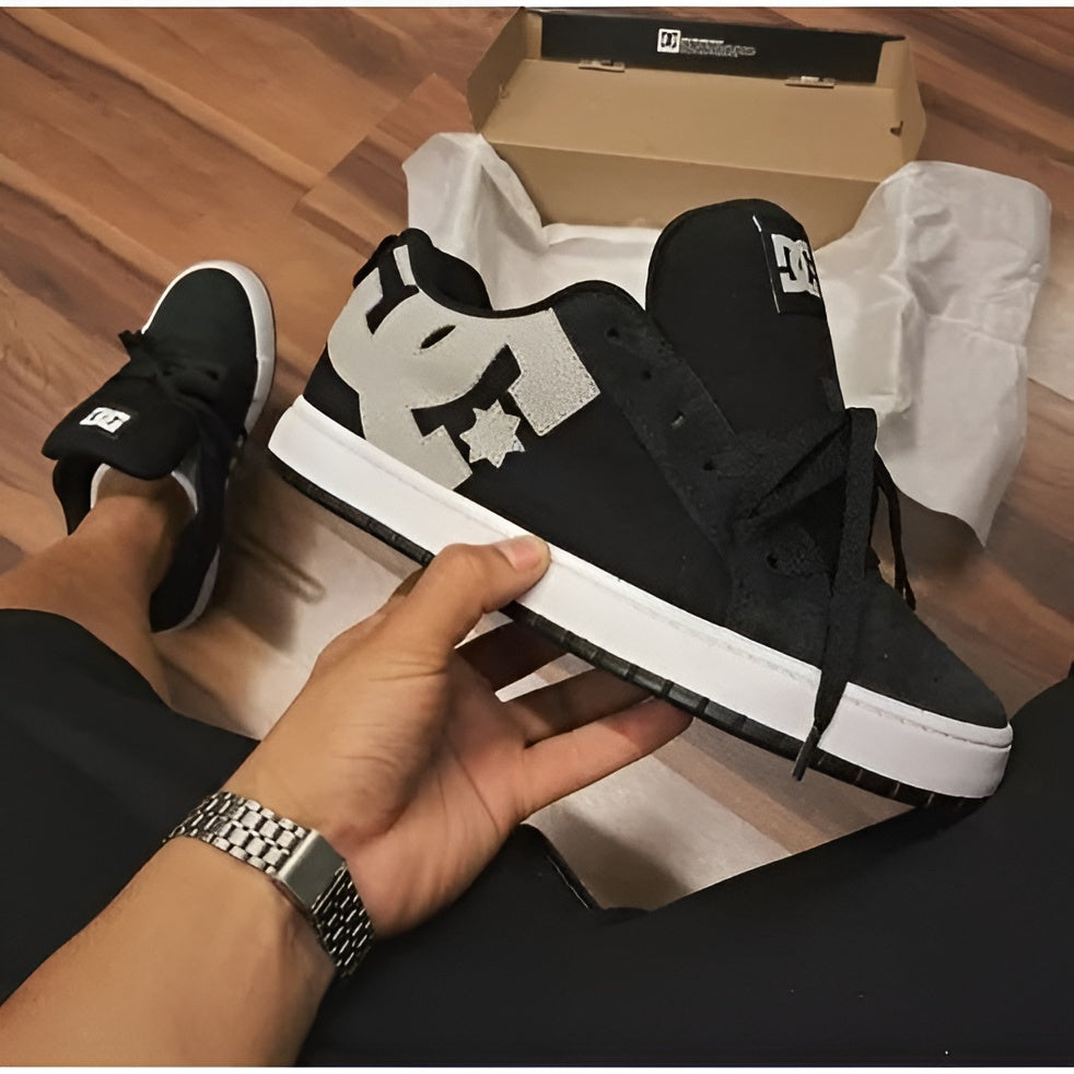 Tênis DC Shoes Court Graffik Black White - Unissex