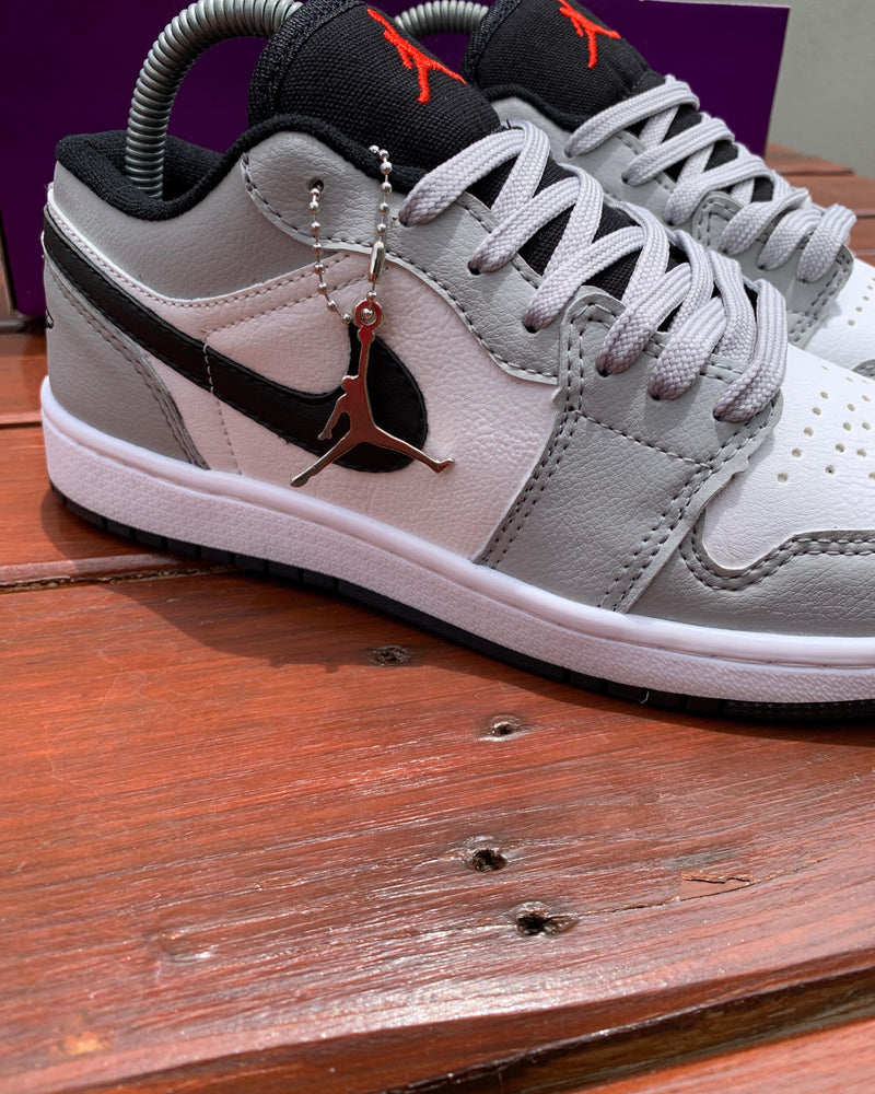 Tênis Nike Air Jordan 1 Low Light Smoke Grey