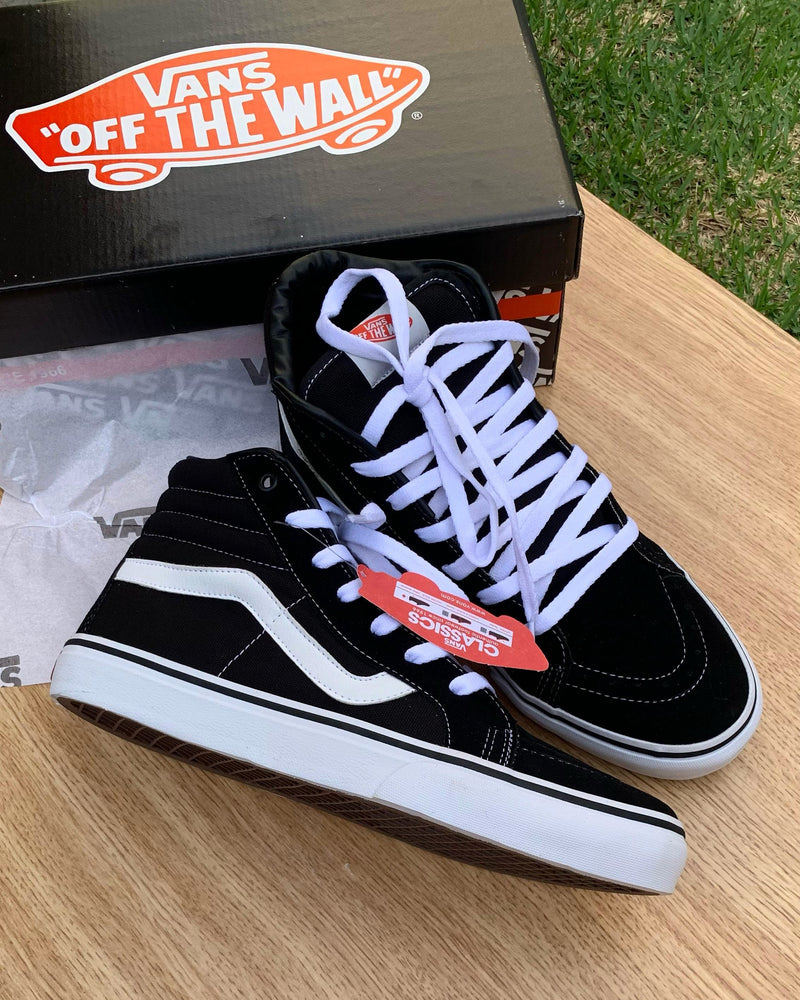 Botinha Vans SK8-HI Black White
