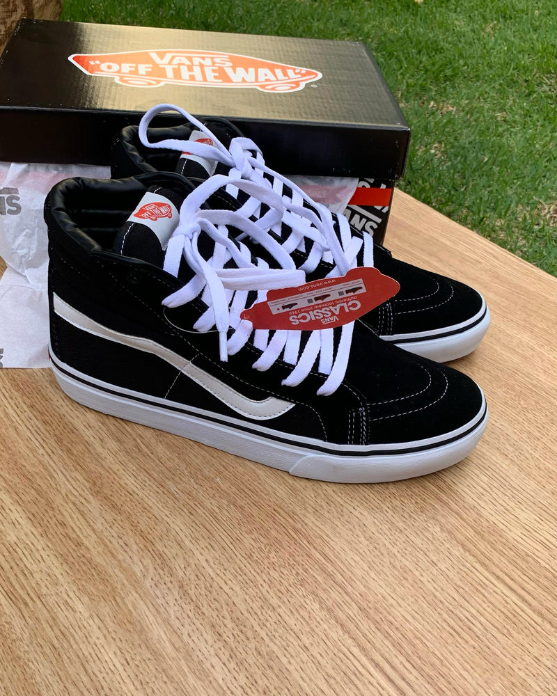 Botinha Vans SK8-HI Black White