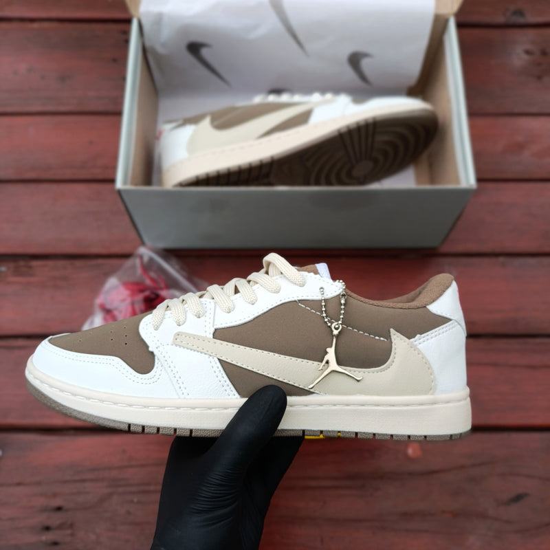 Tênis Air Jordan 1 Retrô Low OG SP x Travis Scott Reverse Mocha - Creme - Réplica