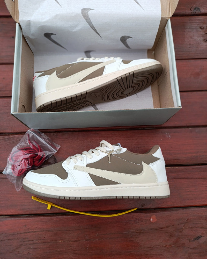 Tênis Air Jordan 1 Retrô Low OG SP x Travis Scott Reverse Mocha - Creme - Réplica