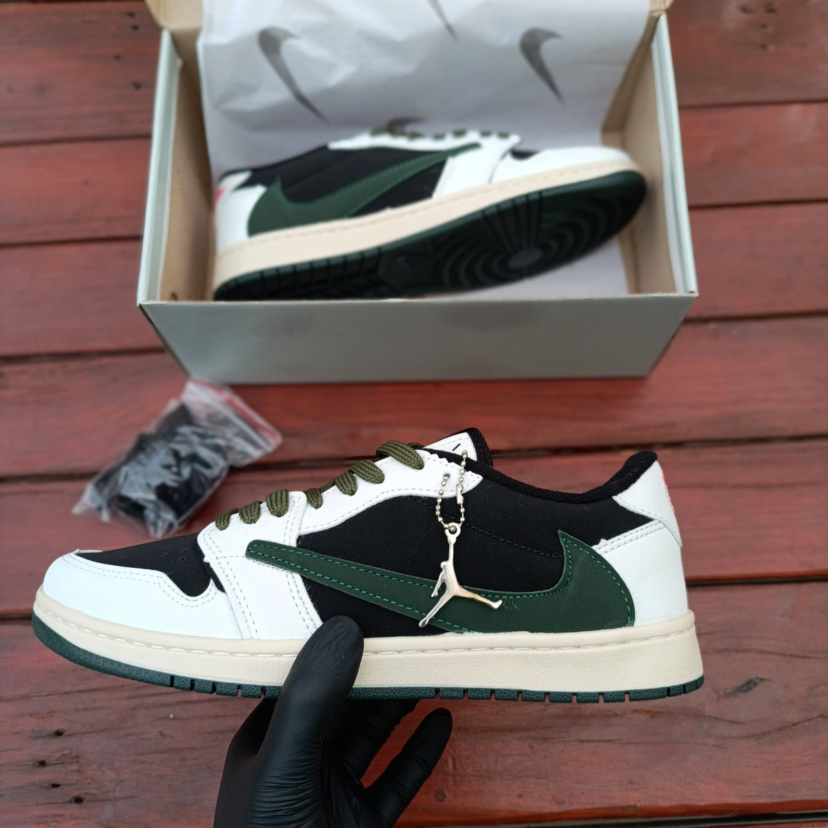 Tênis Air Jordan 1 Retrô Low OG SP Travis Scott Olive - Réplica