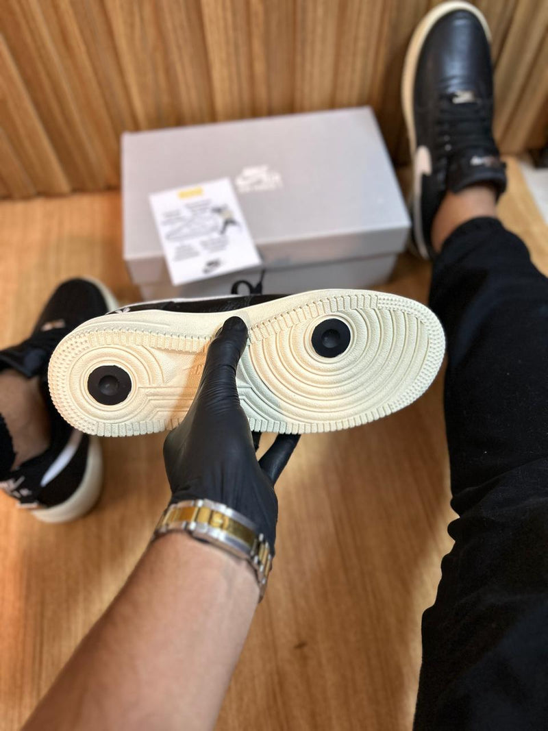 Tênis Nike Air Force 1 Couro Legitimo Black/White - Réplica