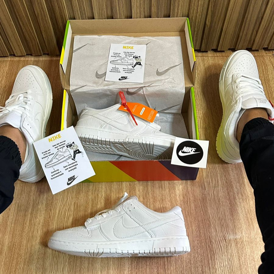 Tênis Nike SB Dunk Low Pro "White"