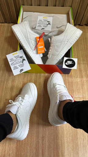 Tênis Nike SB Dunk Low Pro "White"