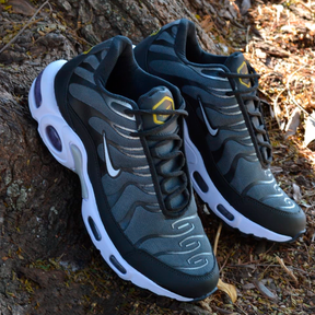 Air Max TN Plus - Preto/Cinza/Branco