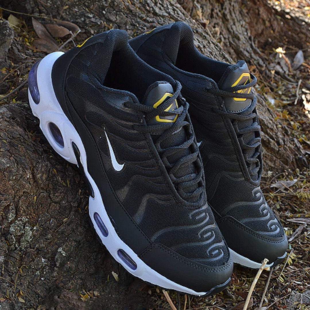 Air Max TN Plus- Preto e Branco