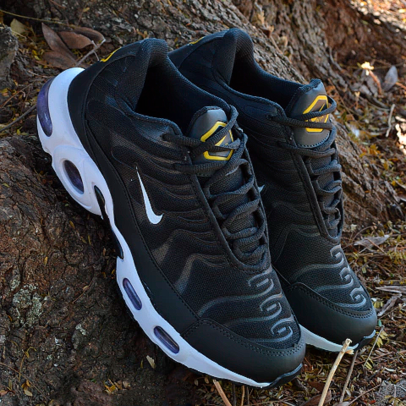 Air Max TN Plus- Preto e Branco