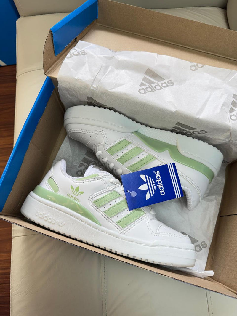 Tênis Adidas Fórum Low - Verde pastel