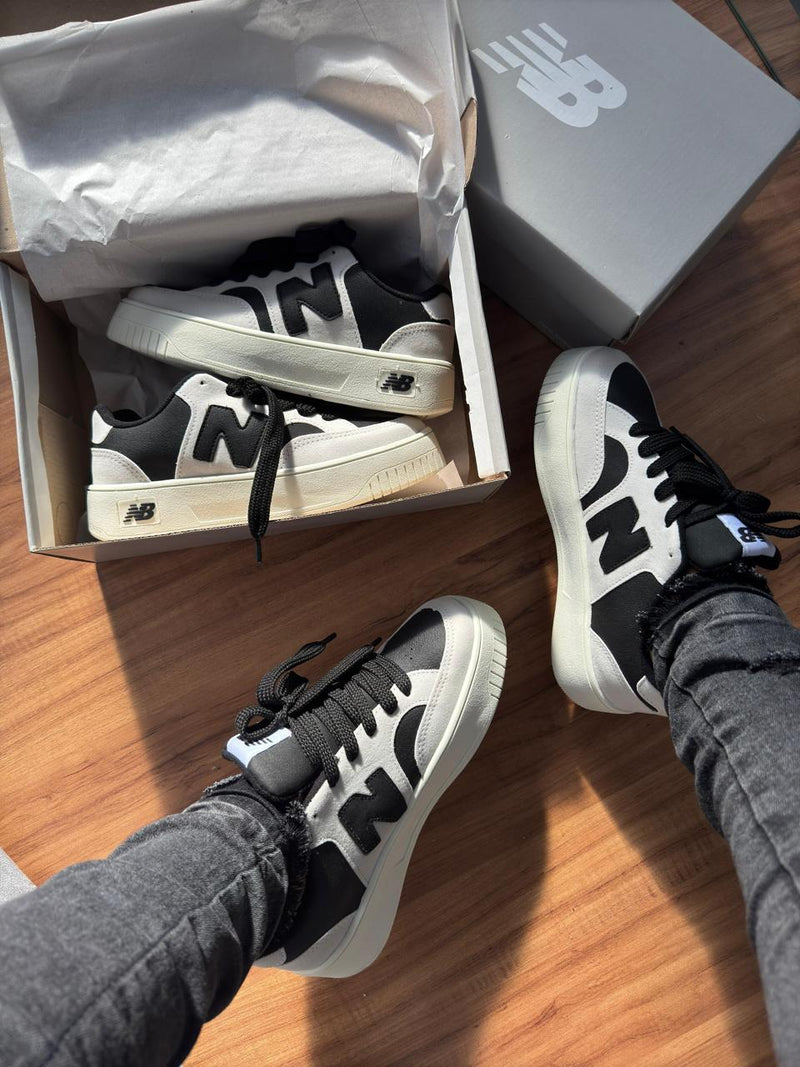 New Balance CT303 - Preto e Branco