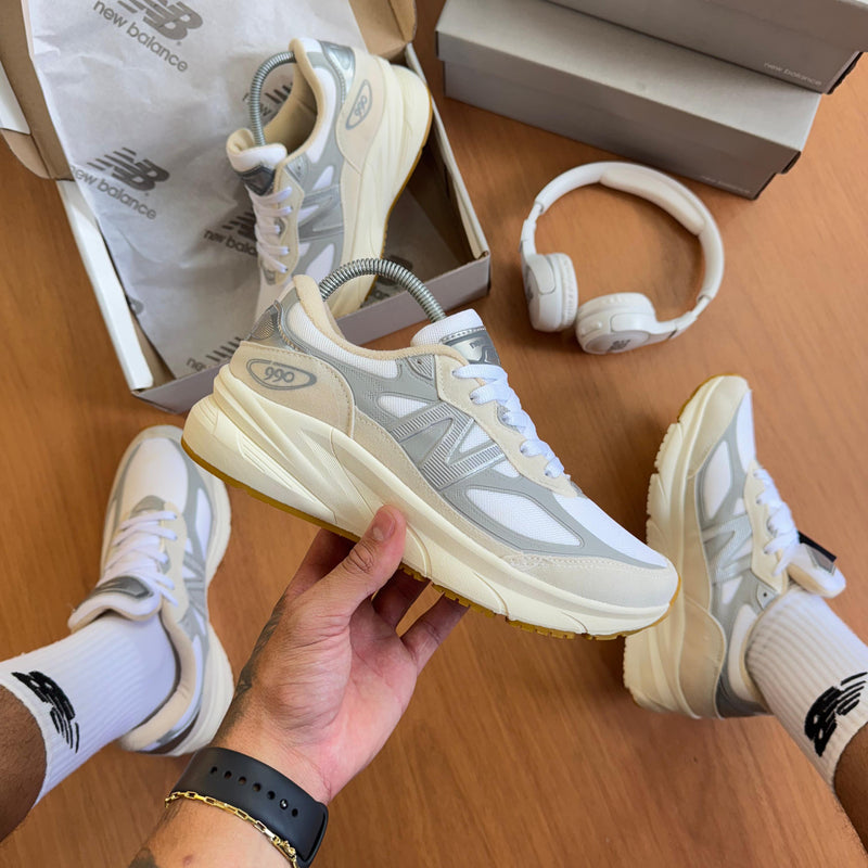 New Balance 990