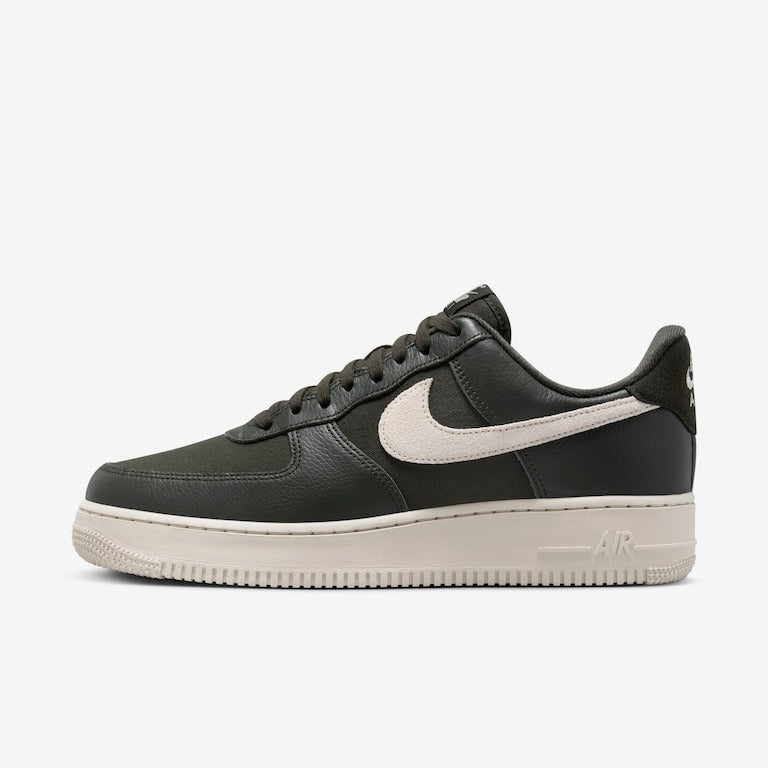 Tênis Nike Air Force 1 Couro Legitimo Black/White - Réplica