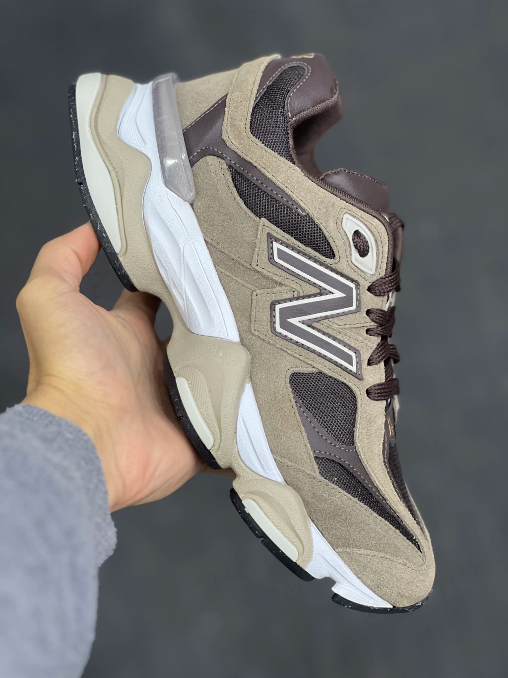 New Balance 9060 Marrom