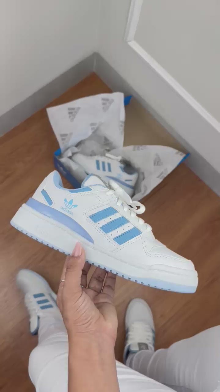 Tênis Adidas Fórum Low - Azul Claro