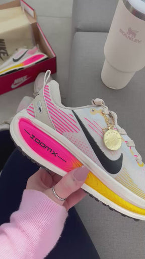 NIKE VOMERO BRANCO E ROSA